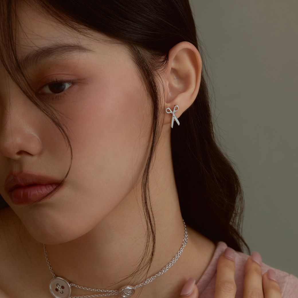 Scissor stud