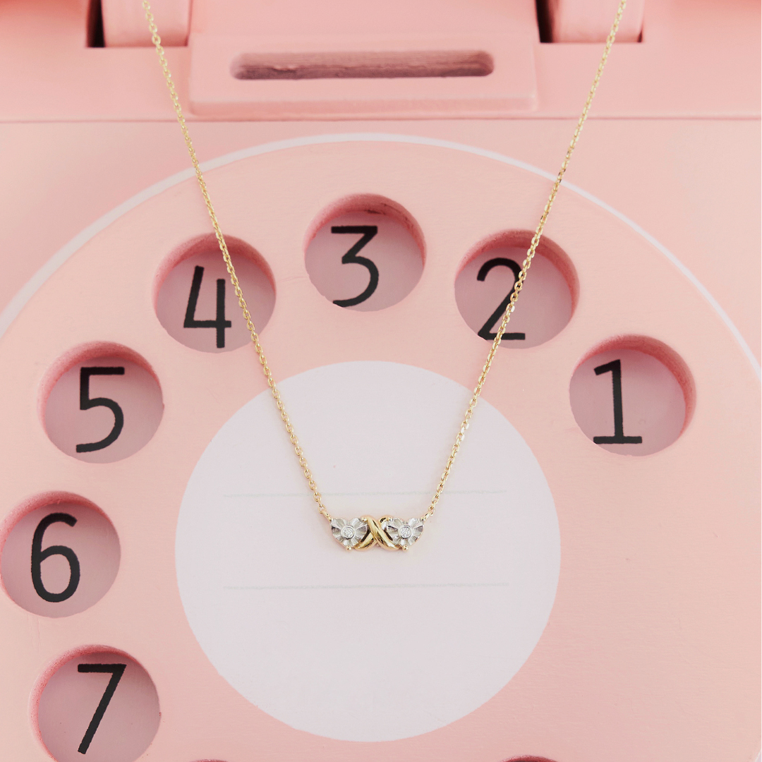 Hug and Kiss Necklace