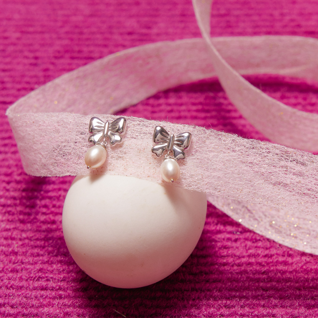 Bow on Pearls