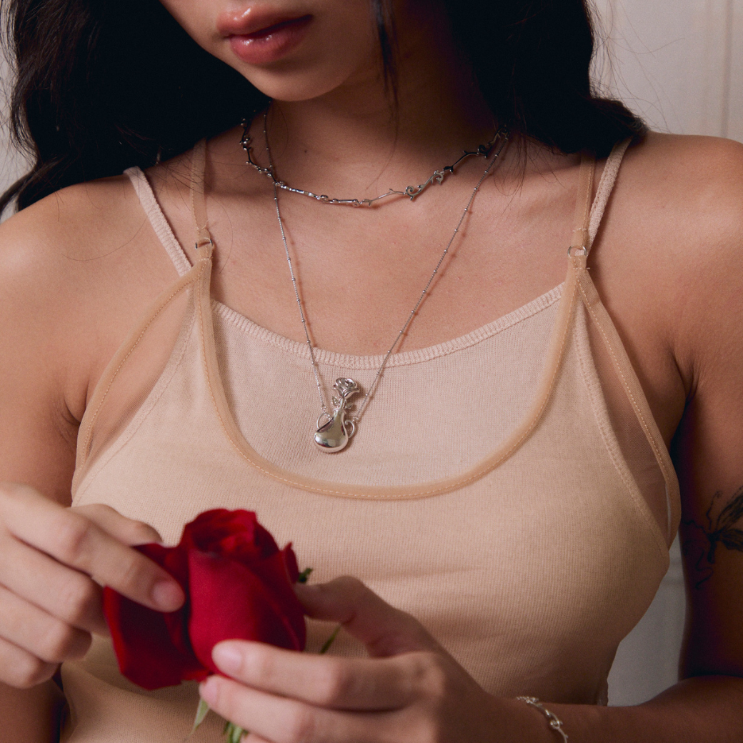 The Vase Necklace